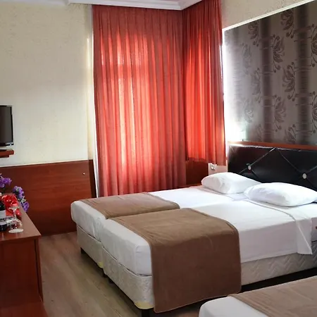 Lara Hadrianus Hotell 3*